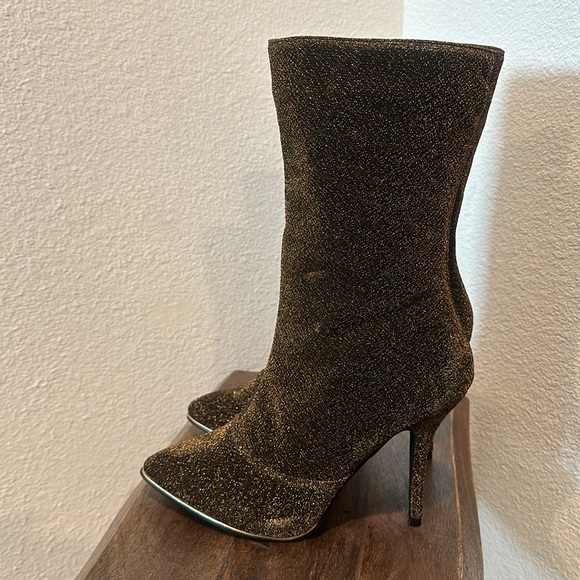 NICOLE MILLER NYC Logan Gold Glitter Pointed Toe Heeled Boot Sz 8.5 - Picture 5 of 11